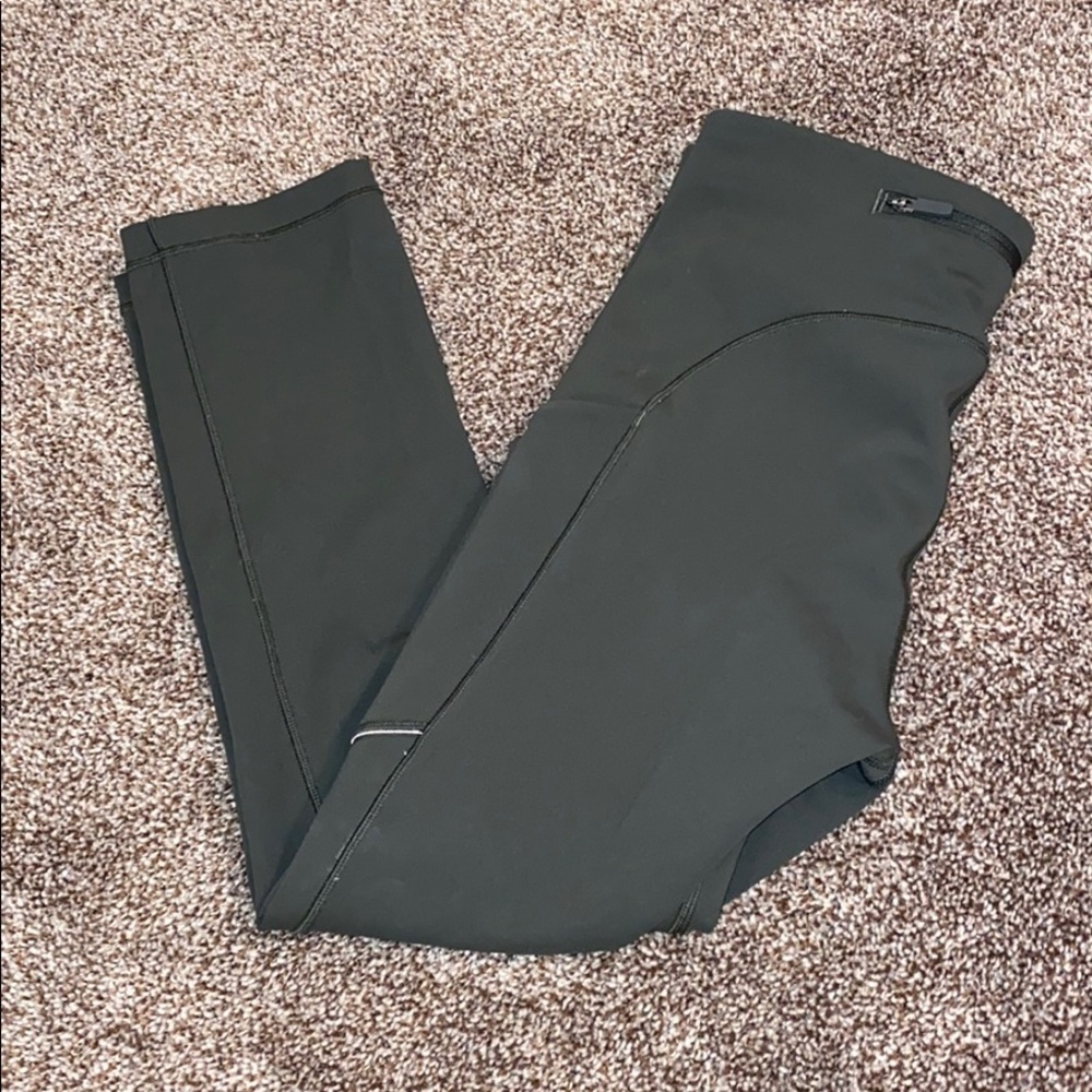 Cropped Lulu Lemon leggings
